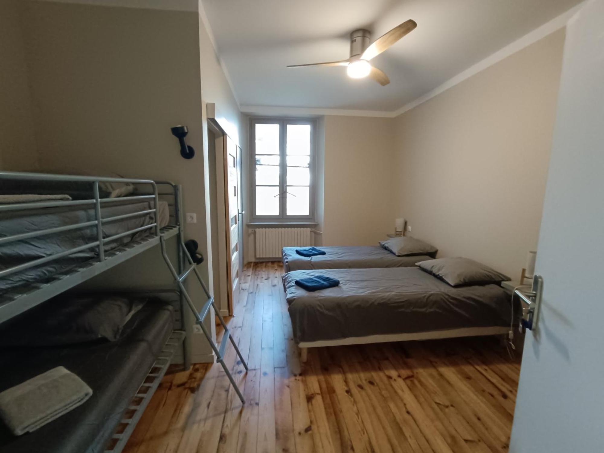 Bed & Breakfast D'etape Et De Groupe Du Clos Saint Roch Viviers