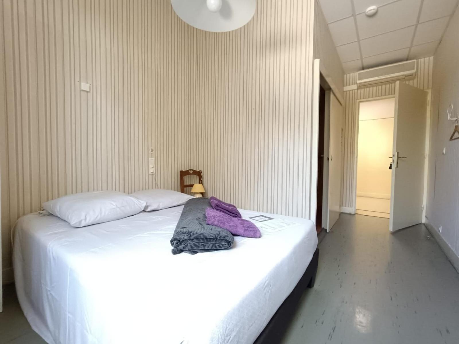 Bed & Breakfast D'etape Et De Groupe Du Clos Saint Roch Viviers